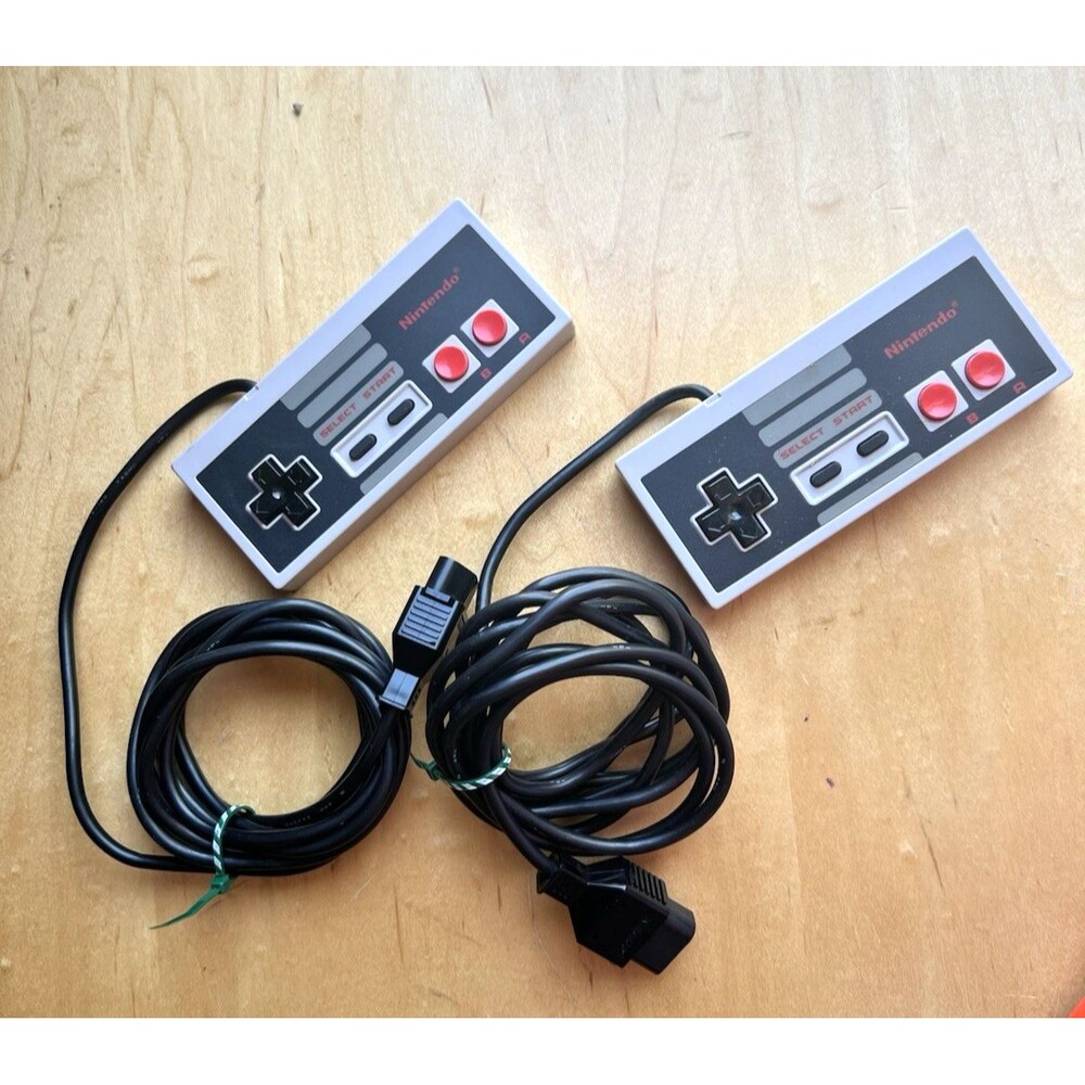 Nintendo ES Console Duck Hunt Super Mario 3 2 Controllers Cables & Zapper Tested - Picture 8 of 13